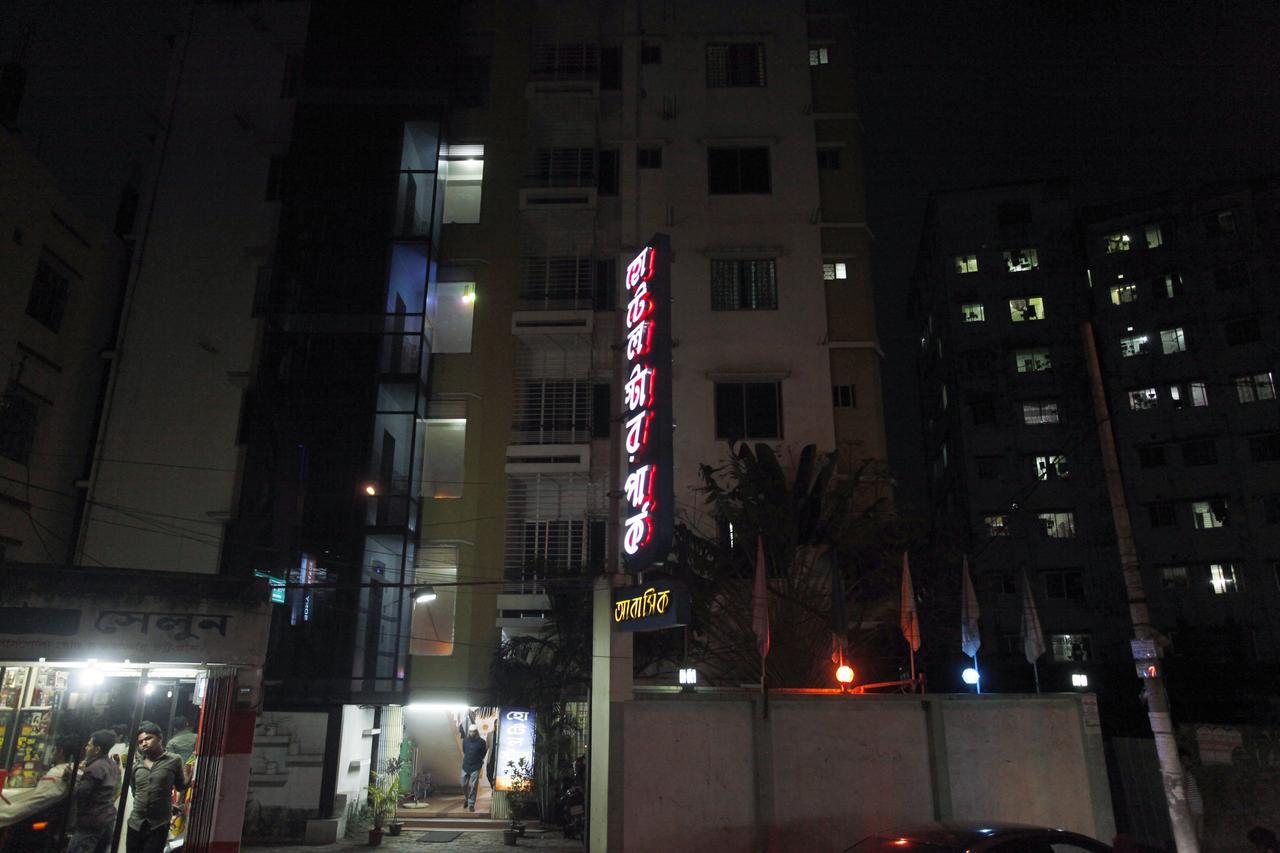 Hotel Star Park Dakhin Kattali 外观 照片